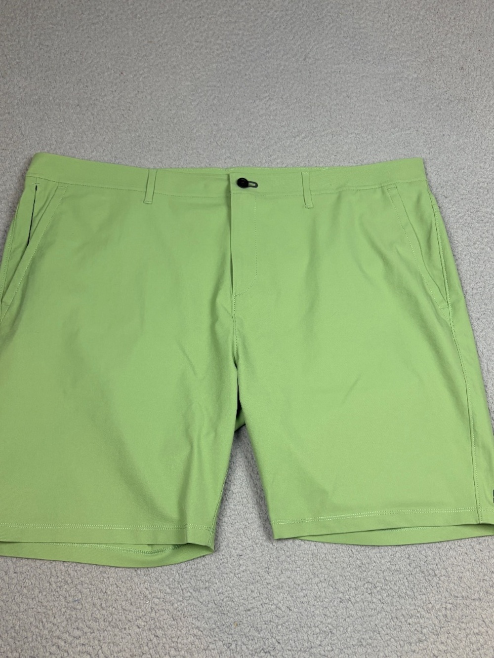 Public Rec Performance Shorts Mens Size 44 Green Shorts Stretch Golf Casual